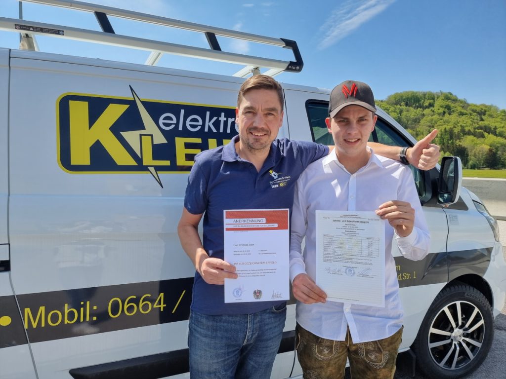 Wir gratulieren unseren Lehrling Andi Zach für den ausgezeichneten Erfolg der 4. Berufsschul-Abschlussklasse.